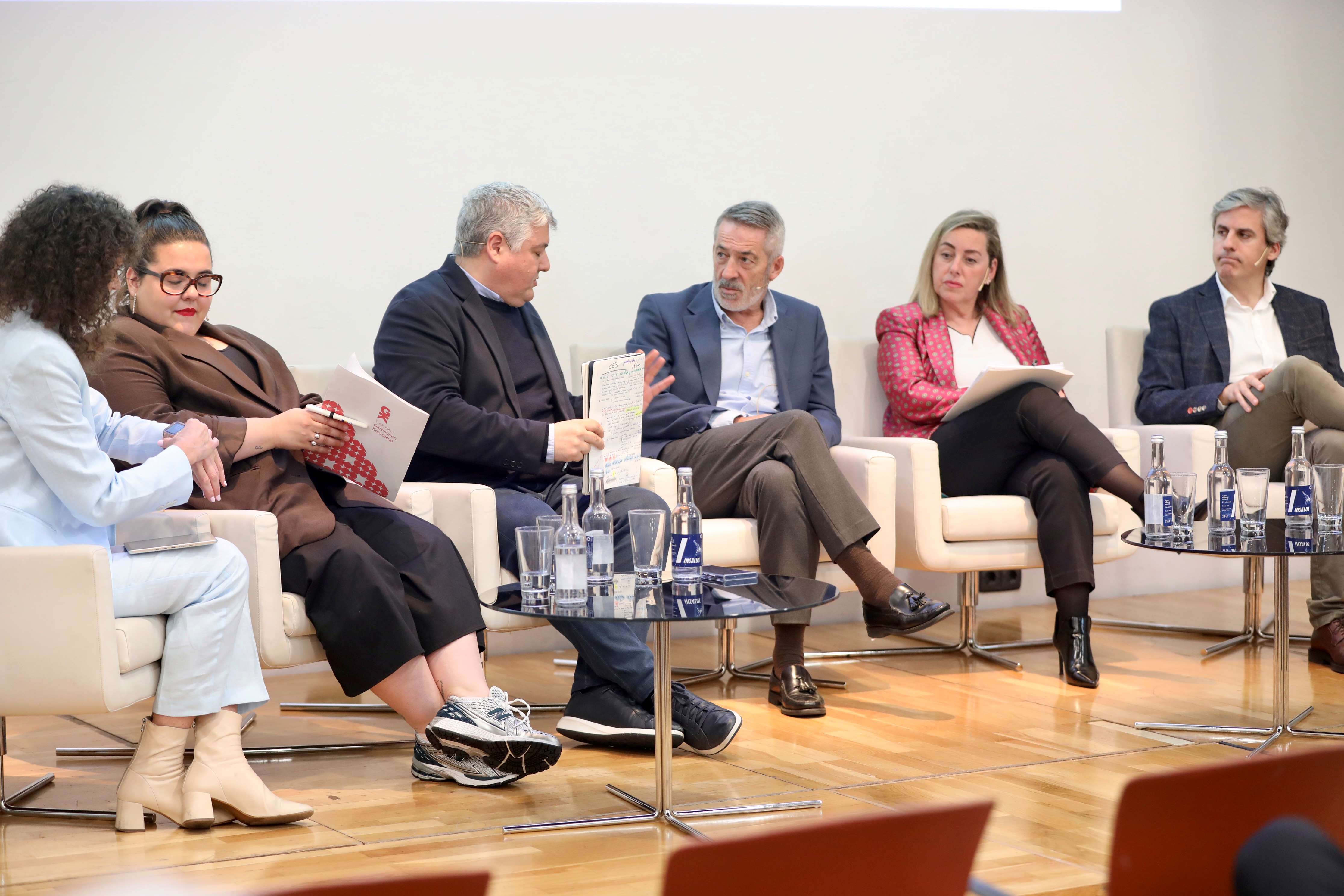 Jornada: “El reto de la vivienda. Construyendo soluciones desde un enfoque multidimensional”